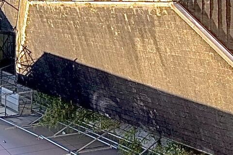 医療施設の屋根材撤去前