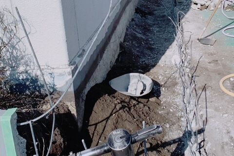 工場の植栽撤去工事前